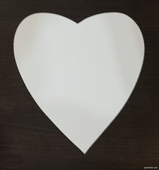 Подложка белая в форме сердца 17х16см