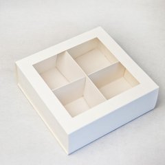 Коробка-пенал с ложементом 16 х 16 х 5.5см Белая с окошком